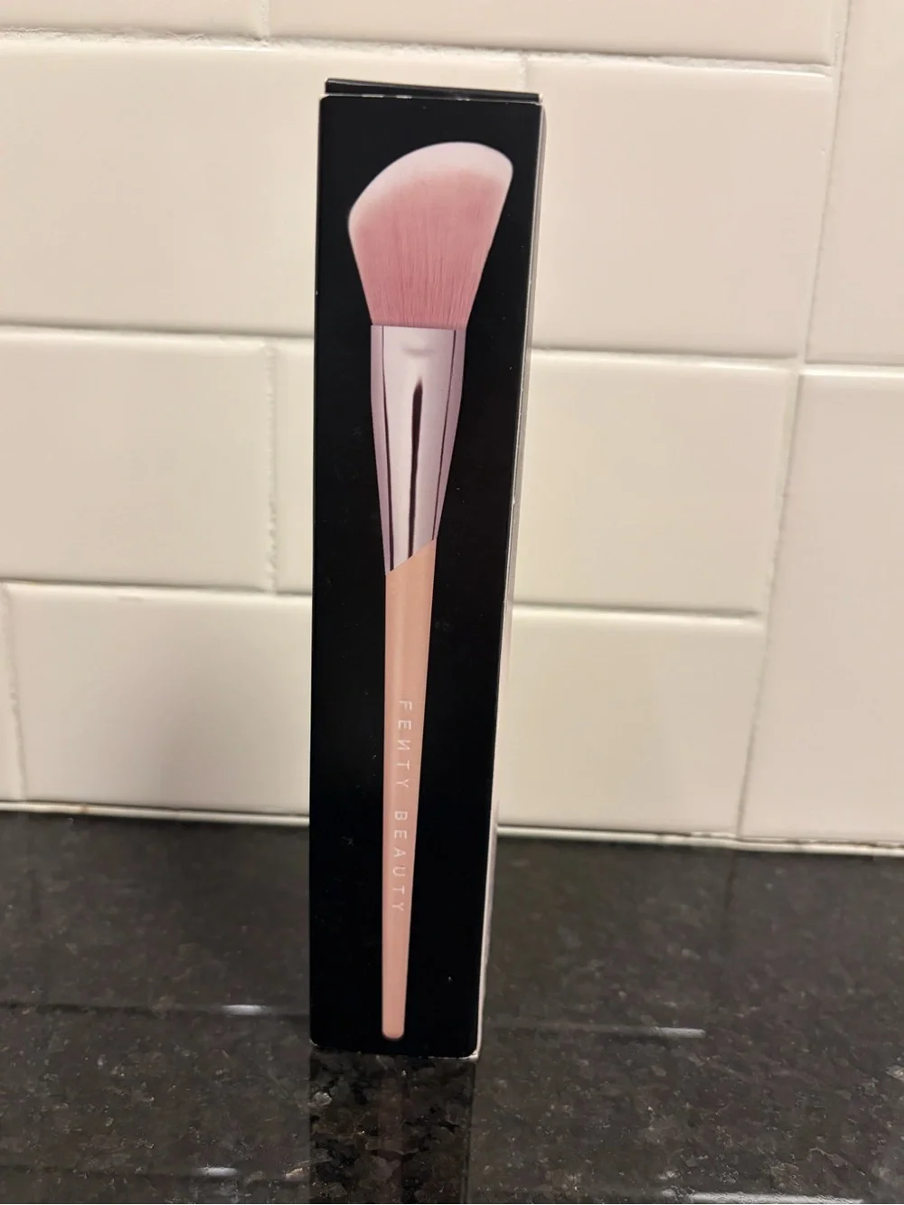 Fenty Beauty - The Blush Brush 155 - New in Box
